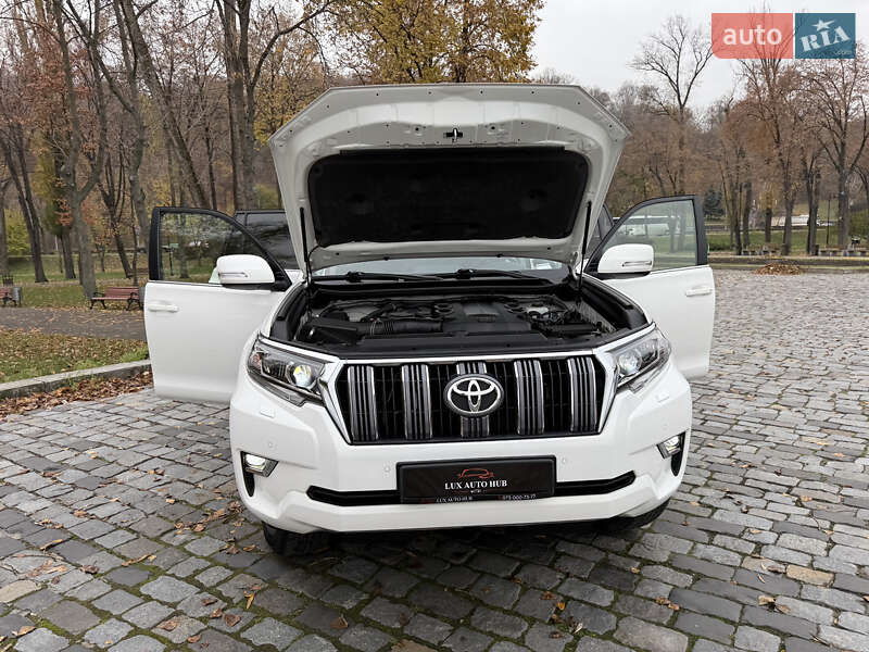 Позашляховик / Кросовер Toyota Land Cruiser Prado 2020 в Києві