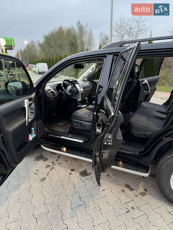 Внедорожник / Кроссовер Toyota Land Cruiser Prado 2020 в Хмельницком