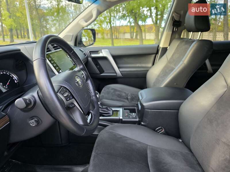 Внедорожник / Кроссовер Toyota Land Cruiser Prado 2022 в Кропивницком фото 24 Внедорожник / Кроссовер Toyota Land Cruiser Prado 2022 в Кропивницком