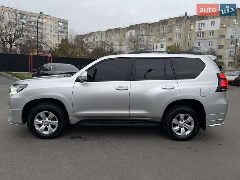 Позашляховик / Кросовер Toyota Land Cruiser Prado 2018 в Миронівці