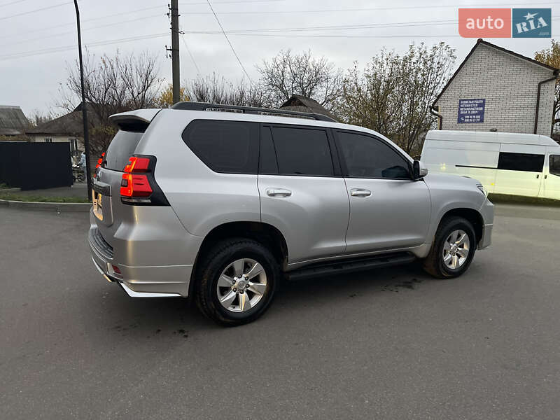 Позашляховик / Кросовер Toyota Land Cruiser Prado 2018 в Миронівці
