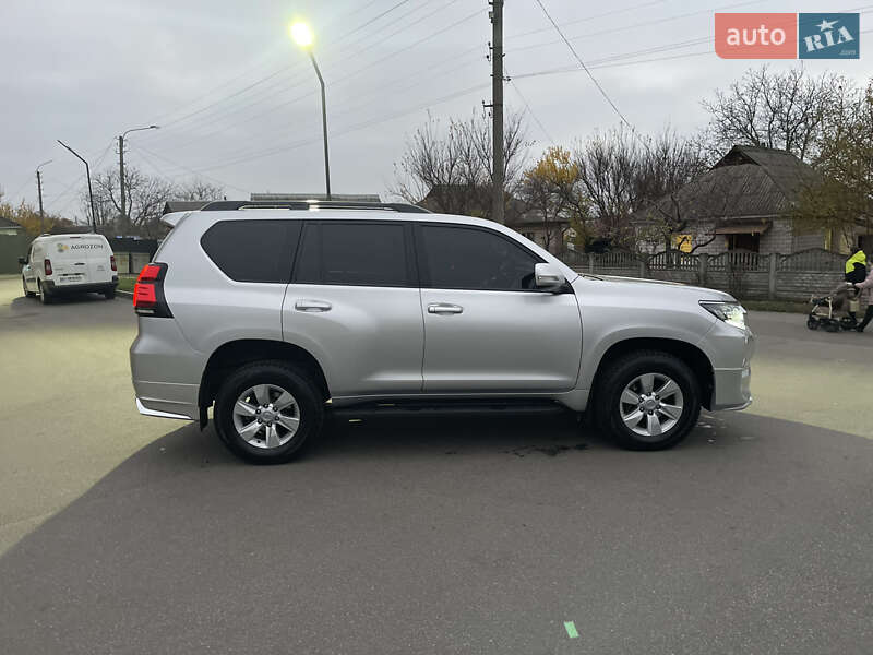 Позашляховик / Кросовер Toyota Land Cruiser Prado 2018 в Миронівці