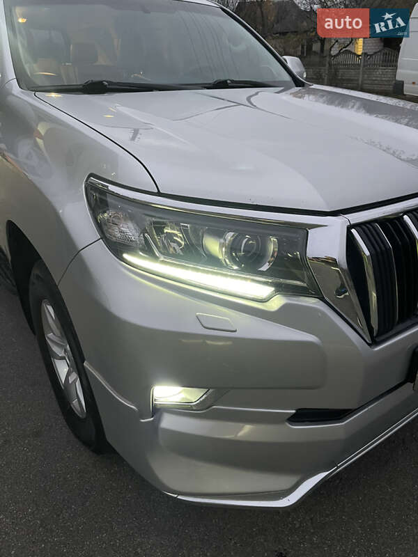 Позашляховик / Кросовер Toyota Land Cruiser Prado 2018 в Миронівці