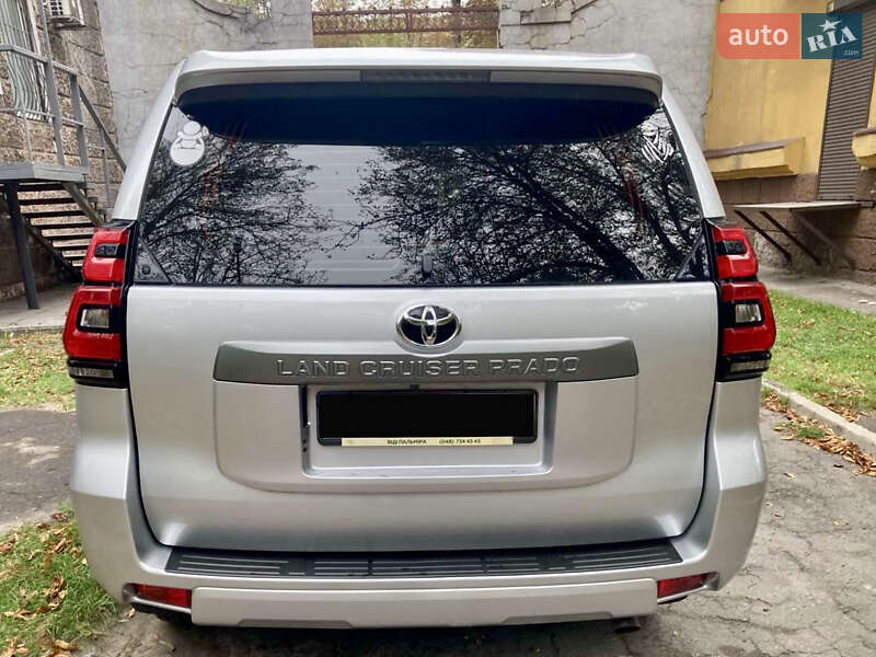 Позашляховик / Кросовер Toyota Land Cruiser Prado 2019 в Дніпрі