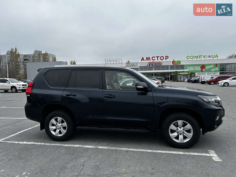 Внедорожник / Кроссовер Toyota Land Cruiser Prado 2018 в Запорожье