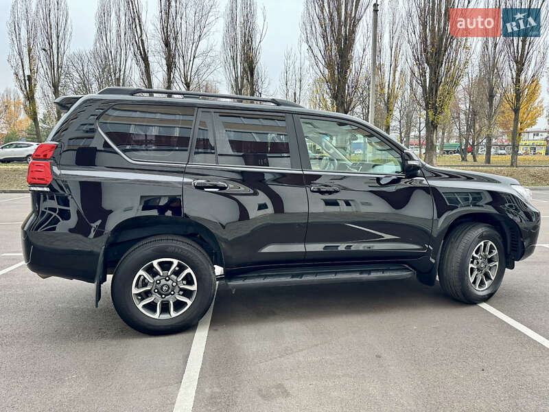 Внедорожник / Кроссовер Toyota Land Cruiser Prado 2020 в Киеве