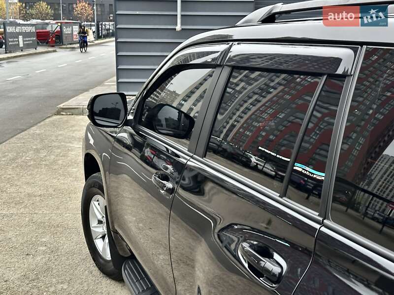 Внедорожник / Кроссовер Toyota Land Cruiser Prado 2019 в Киеве фото 25 Внедорожник / Кроссовер Toyota Land Cruiser Prado 2019 в Киеве