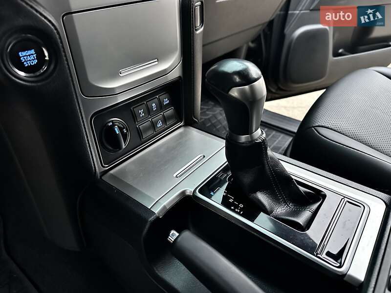 Внедорожник / Кроссовер Toyota Land Cruiser Prado 2019 в Киеве фото 50 Внедорожник / Кроссовер Toyota Land Cruiser Prado 2019 в Киеве