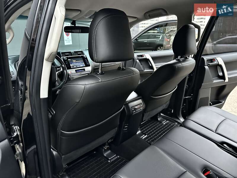 Внедорожник / Кроссовер Toyota Land Cruiser Prado 2019 в Киеве фото 53 Внедорожник / Кроссовер Toyota Land Cruiser Prado 2019 в Киеве