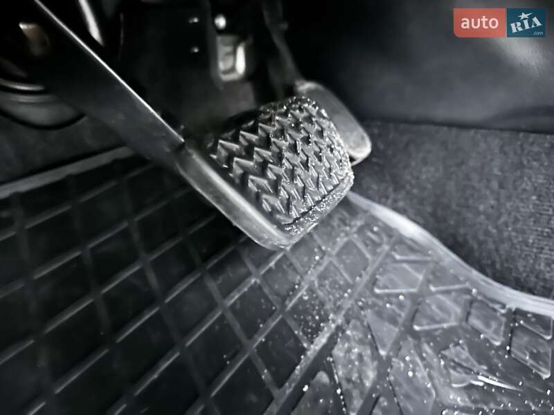 Внедорожник / Кроссовер Toyota Land Cruiser Prado 2019 в Киеве фото 60 Внедорожник / Кроссовер Toyota Land Cruiser Prado 2019 в Киеве