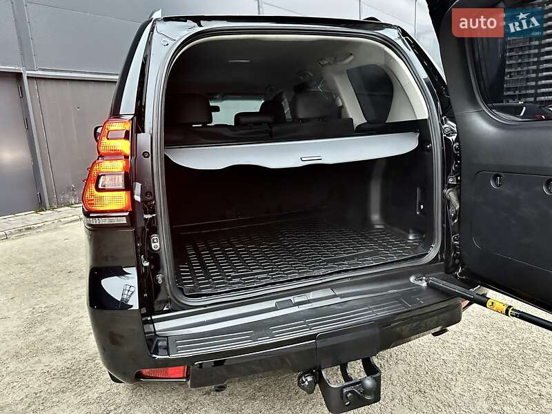 Внедорожник / Кроссовер Toyota Land Cruiser Prado 2019 в Киеве фото 64 Внедорожник / Кроссовер Toyota Land Cruiser Prado 2019 в Киеве