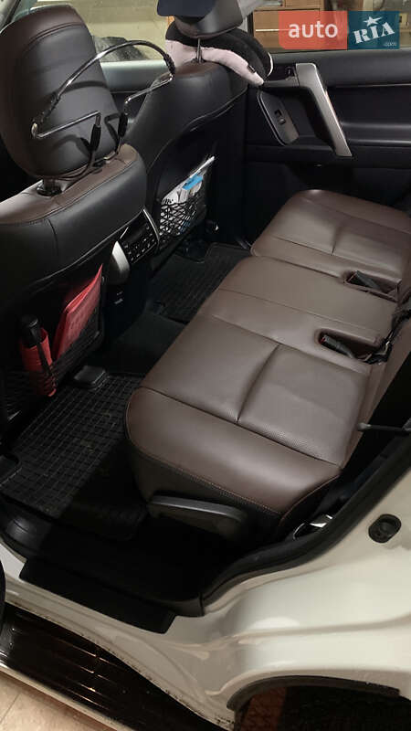 Внедорожник / Кроссовер Toyota Land Cruiser Prado 2019 в Полтаве фото 27 Внедорожник / Кроссовер Toyota Land Cruiser Prado 2019 в Полтаве