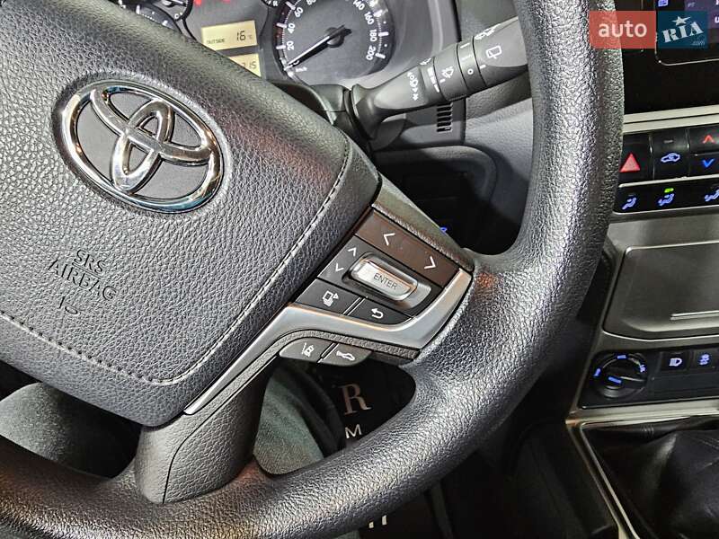 Позашляховик / Кросовер Toyota Land Cruiser Prado 2019 в Києві