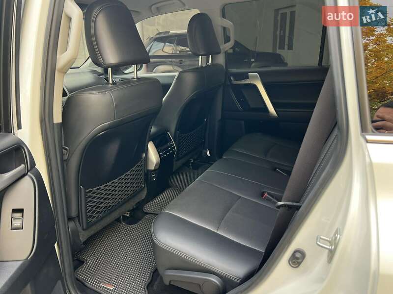 Внедорожник / Кроссовер Toyota Land Cruiser Prado 2019 в Тернополе