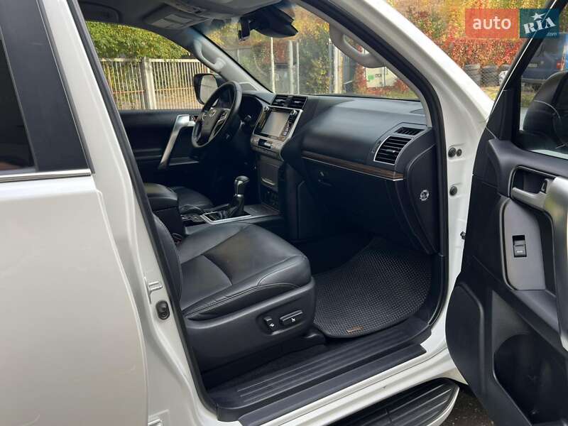 Внедорожник / Кроссовер Toyota Land Cruiser Prado 2019 в Тернополе