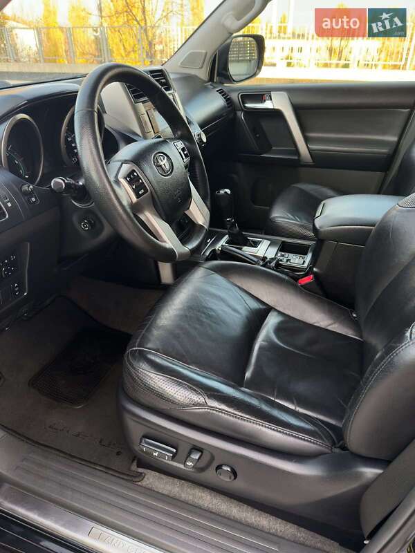 Внедорожник / Кроссовер Toyota Land Cruiser Prado 2011 в Киеве фото 23 Внедорожник / Кроссовер Toyota Land Cruiser Prado 2011 в Киеве