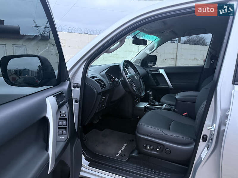 Внедорожник / Кроссовер Toyota Land Cruiser Prado 2021 в Днепре