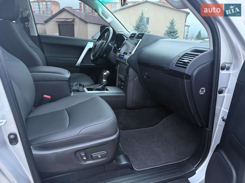 Внедорожник / Кроссовер Toyota Land Cruiser Prado 2021 в Днепре