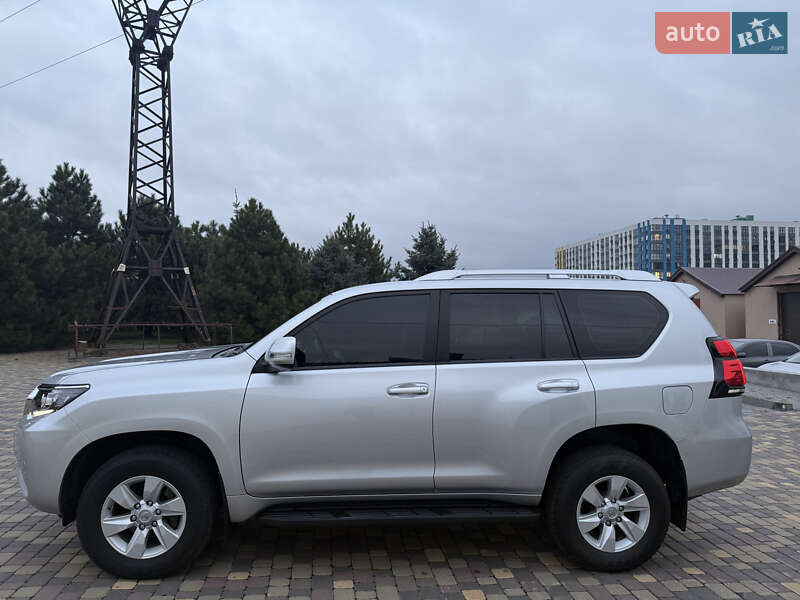 Внедорожник / Кроссовер Toyota Land Cruiser Prado 2021 в Днепре
