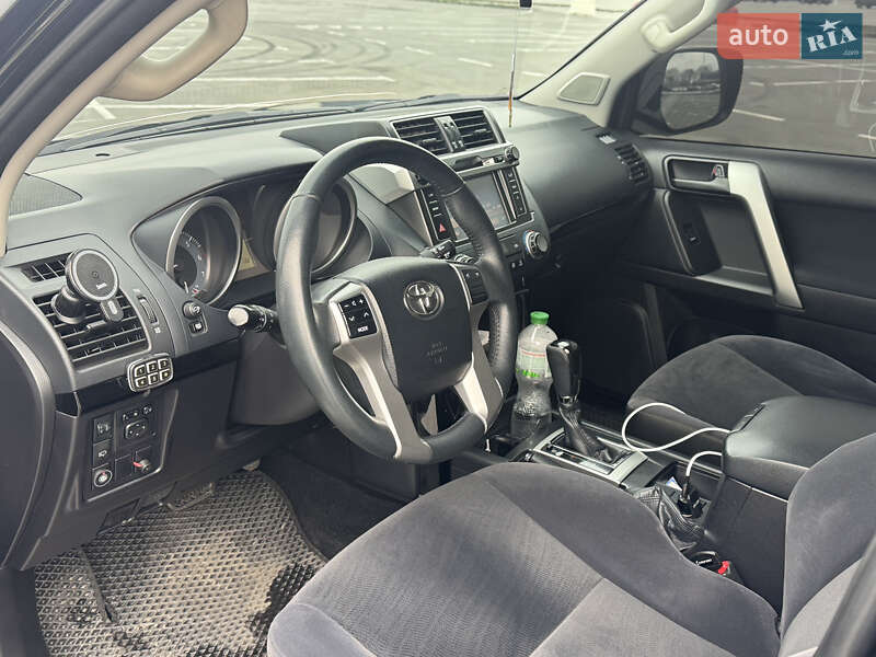 Внедорожник / Кроссовер Toyota Land Cruiser Prado 2017 в Днепре