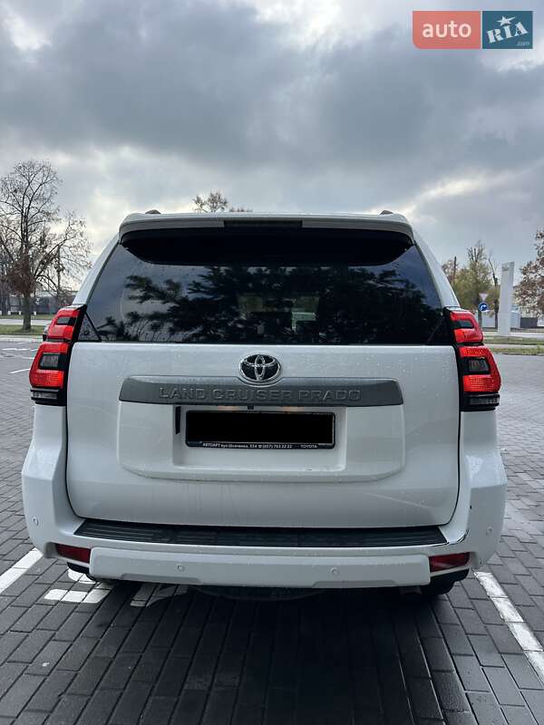 Внедорожник / Кроссовер Toyota Land Cruiser Prado 2018 в Киеве
