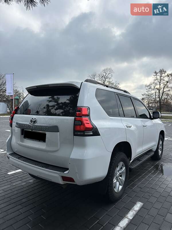 Внедорожник / Кроссовер Toyota Land Cruiser Prado 2018 в Киеве