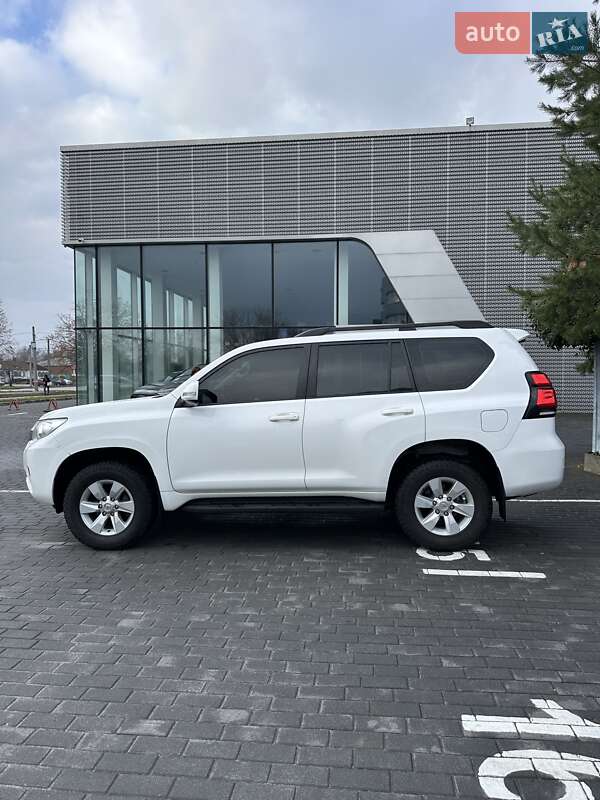 Внедорожник / Кроссовер Toyota Land Cruiser Prado 2018 в Киеве