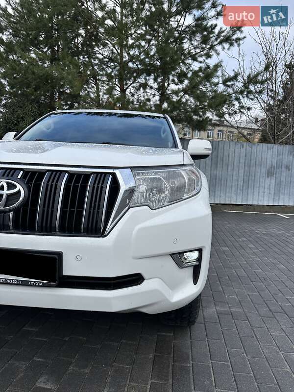 Внедорожник / Кроссовер Toyota Land Cruiser Prado 2018 в Киеве