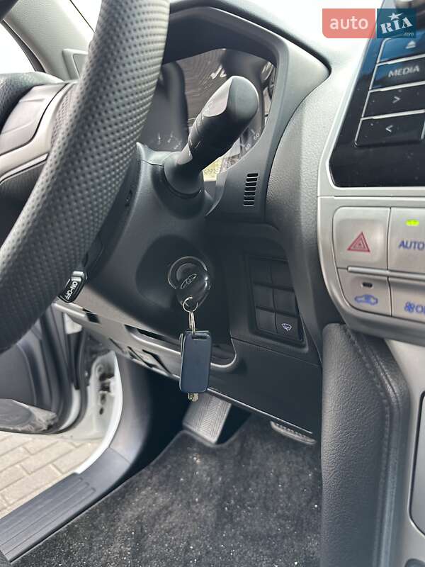 Внедорожник / Кроссовер Toyota Land Cruiser Prado 2018 в Киеве