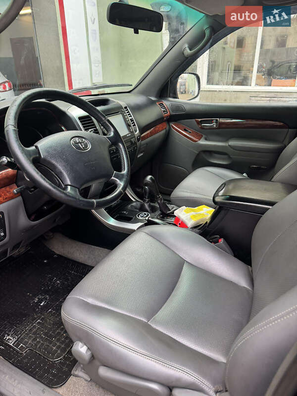 Внедорожник / Кроссовер Toyota Land Cruiser Prado 2005 в Бедевле