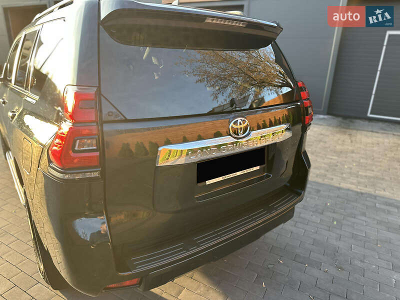 Внедорожник / Кроссовер Toyota Land Cruiser Prado 2018 в Киеве