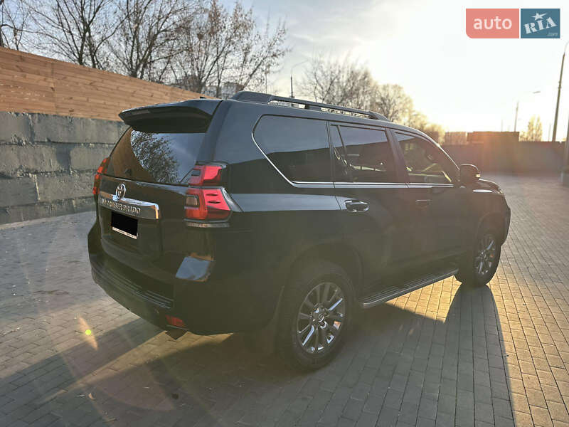 Внедорожник / Кроссовер Toyota Land Cruiser Prado 2018 в Киеве