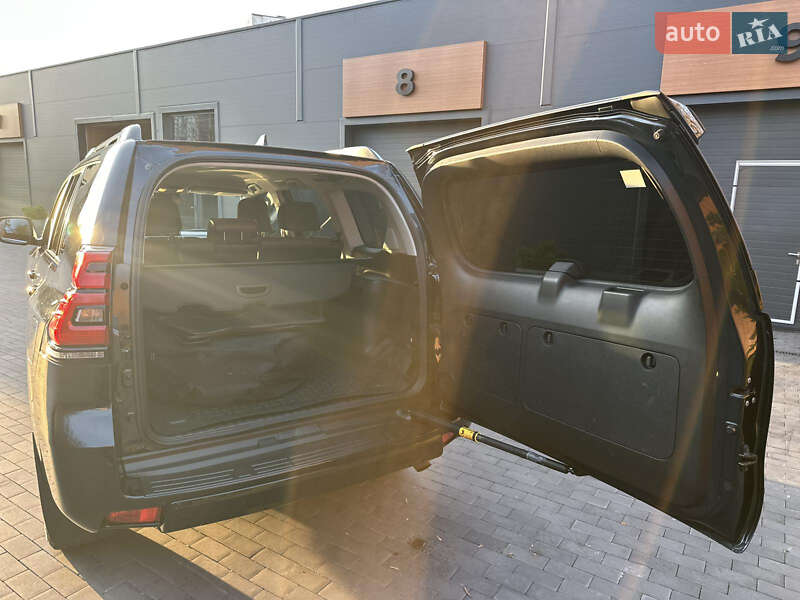 Внедорожник / Кроссовер Toyota Land Cruiser Prado 2018 в Киеве