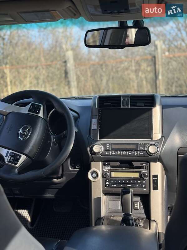 Внедорожник / Кроссовер Toyota Land Cruiser Prado 2010 в Харькове