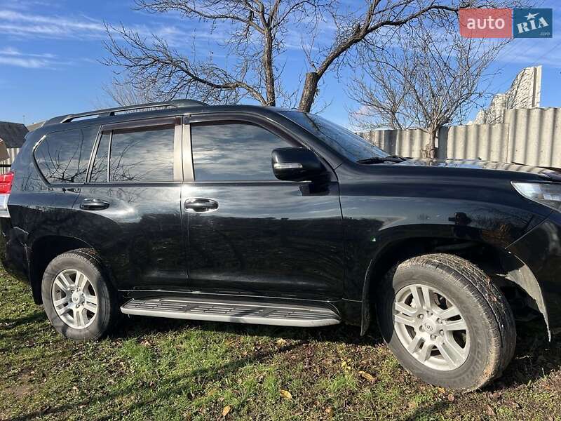 Внедорожник / Кроссовер Toyota Land Cruiser Prado 2010 в Харькове