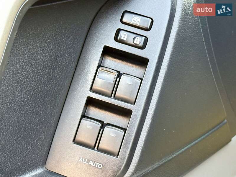 Внедорожник / Кроссовер Toyota Land Cruiser Prado 2013 в Киеве фото 30 Внедорожник / Кроссовер Toyota Land Cruiser Prado 2013 в Киеве