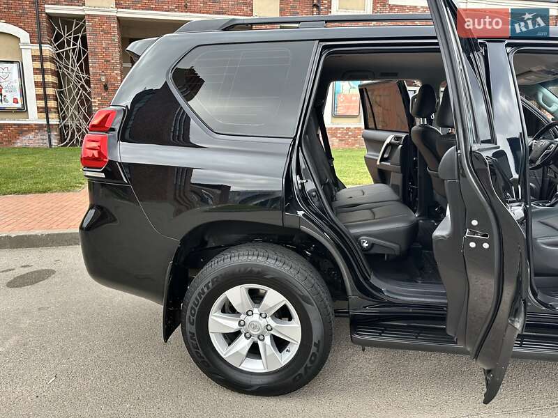 Внедорожник / Кроссовер Toyota Land Cruiser Prado 2019 в Киеве фото 34 Внедорожник / Кроссовер Toyota Land Cruiser Prado 2019 в Киеве