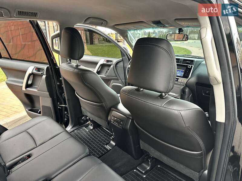 Внедорожник / Кроссовер Toyota Land Cruiser Prado 2019 в Киеве фото 38 Внедорожник / Кроссовер Toyota Land Cruiser Prado 2019 в Киеве