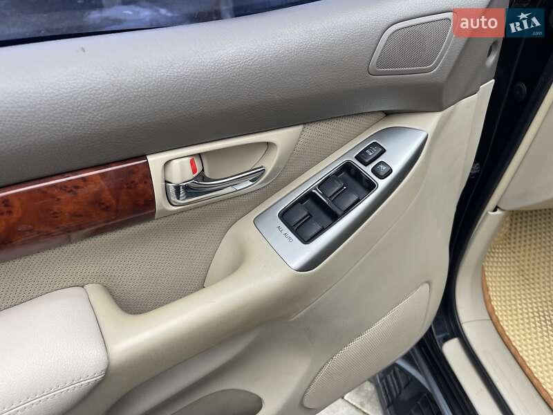 Внедорожник / Кроссовер Toyota Land Cruiser Prado 2007 в Николаеве