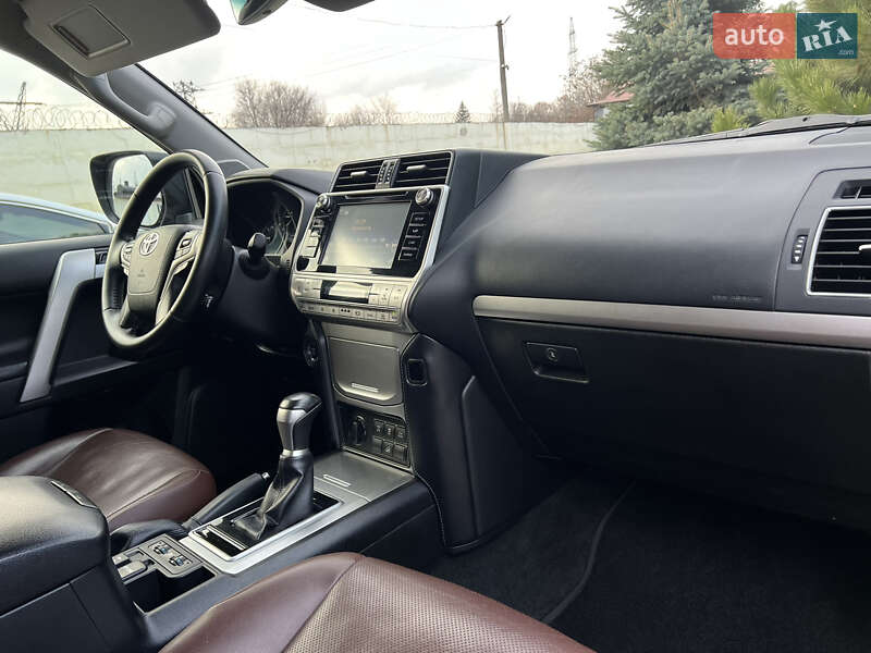 Внедорожник / Кроссовер Toyota Land Cruiser Prado 2020 в Днепре фото 23 Внедорожник / Кроссовер Toyota Land Cruiser Prado 2020 в Днепре