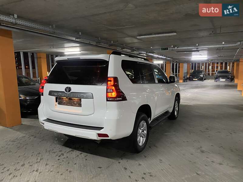 Позашляховик / Кросовер Toyota Land Cruiser Prado 2019 в Києві фото 3 Позашляховик / Кросовер Toyota Land Cruiser Prado 2019 в Києві