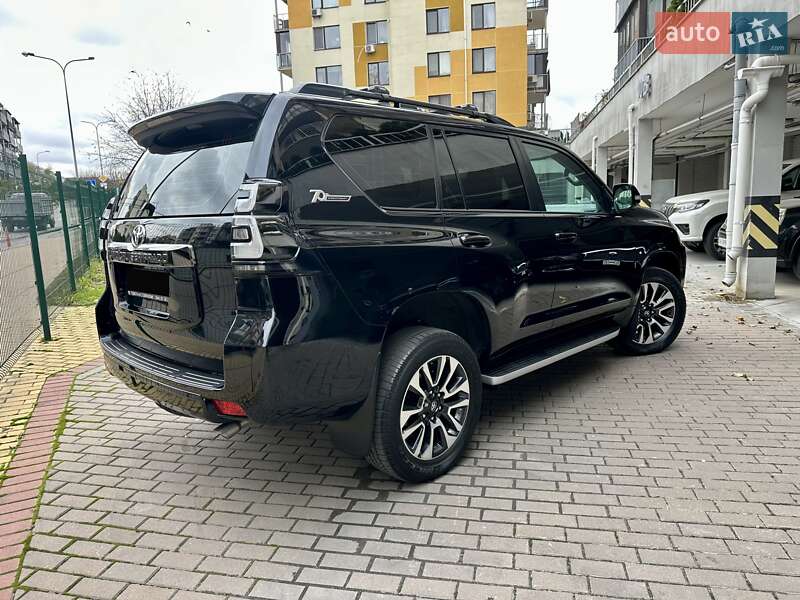 Позашляховик / Кросовер Toyota Land Cruiser Prado 2022 в Києві