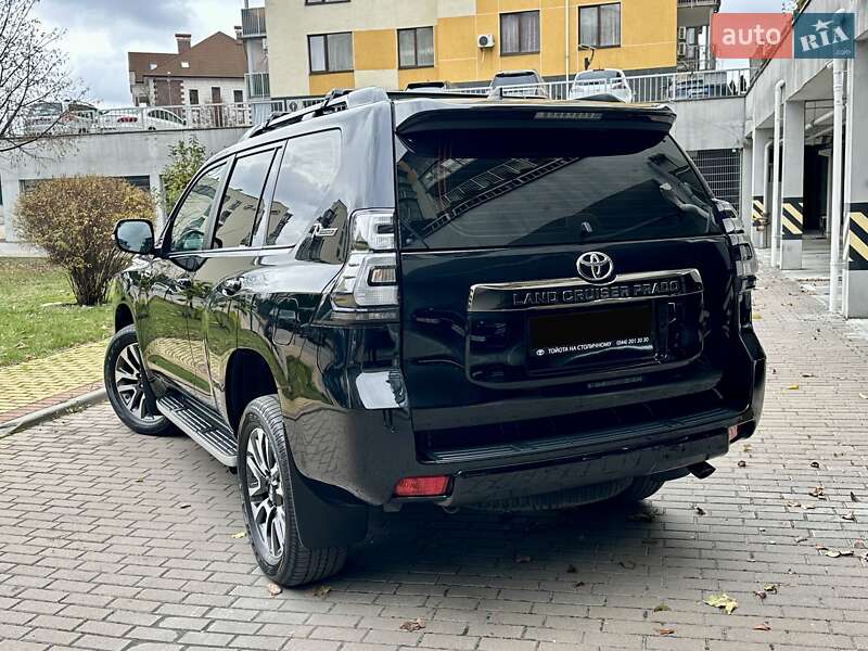 Позашляховик / Кросовер Toyota Land Cruiser Prado 2022 в Києві