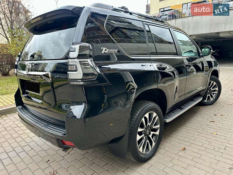 Позашляховик / Кросовер Toyota Land Cruiser Prado 2022 в Києві