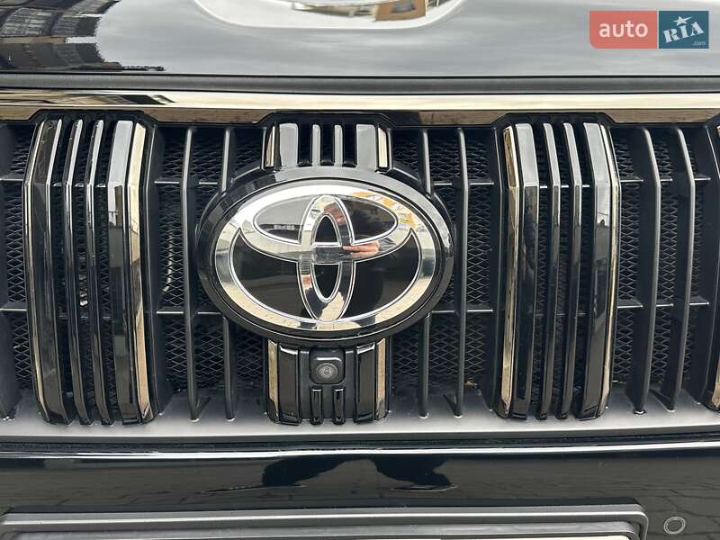 Позашляховик / Кросовер Toyota Land Cruiser Prado 2022 в Києві