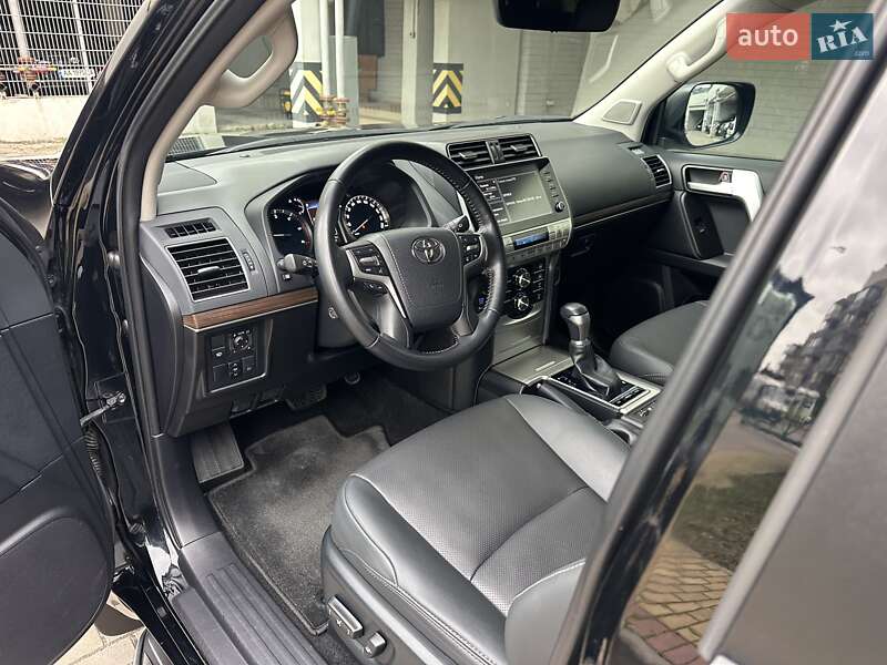 Позашляховик / Кросовер Toyota Land Cruiser Prado 2022 в Києві