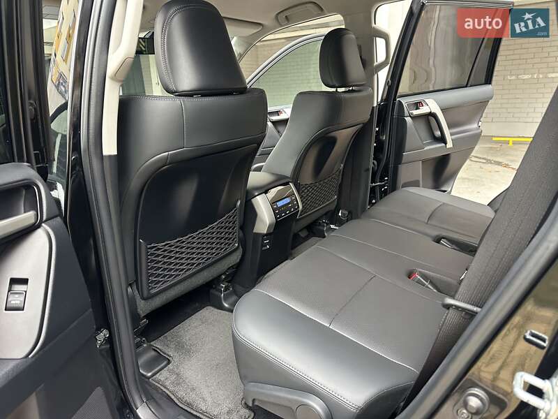 Позашляховик / Кросовер Toyota Land Cruiser Prado 2022 в Києві