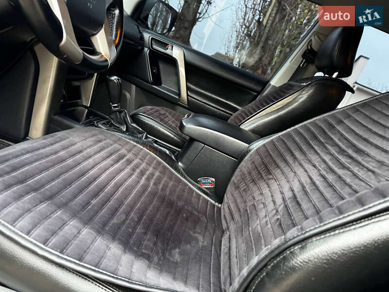 Внедорожник / Кроссовер Toyota Land Cruiser Prado 2010 в Ахтырке