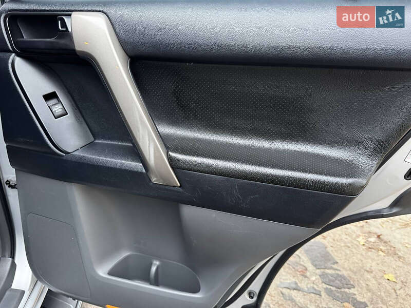 Внедорожник / Кроссовер Toyota Land Cruiser Prado 2010 в Ахтырке