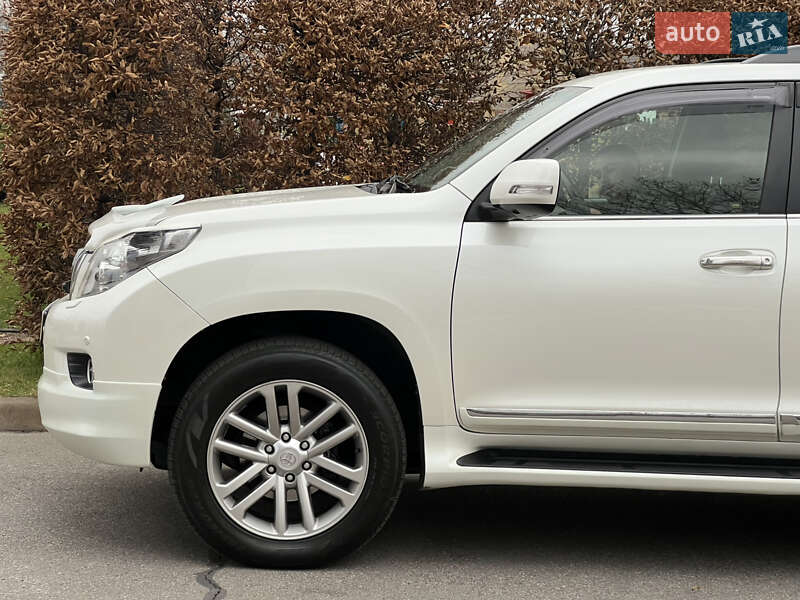Внедорожник / Кроссовер Toyota Land Cruiser Prado 2010 в Киеве